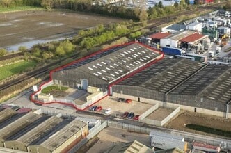 Moor Ln, Sherburn In Elmet to rent Building Photo- Image 2 of 2