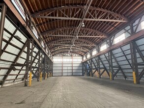 2050 Cross St, Eugene, OR to rent Building Photo- Image 2 of 6