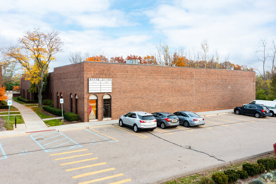 21118-21186 Bridge St, Southfield, MI for sale - Primary Photo - Image 1 of 1