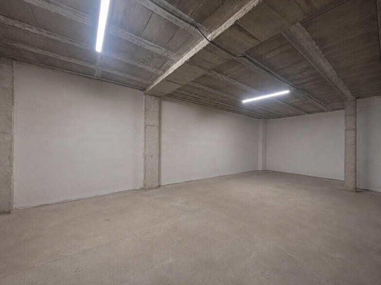 Retail in Alzira, Valencia for sale - Interior Photo - Image 2 of 4
