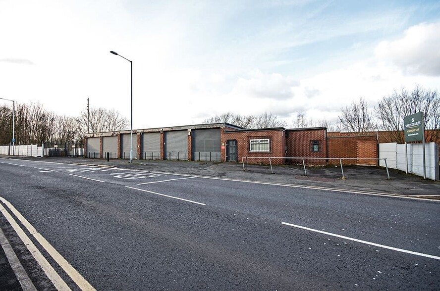 171 Newbridge Ln, Stockport for sale - Building Photo - Image 1 of 8