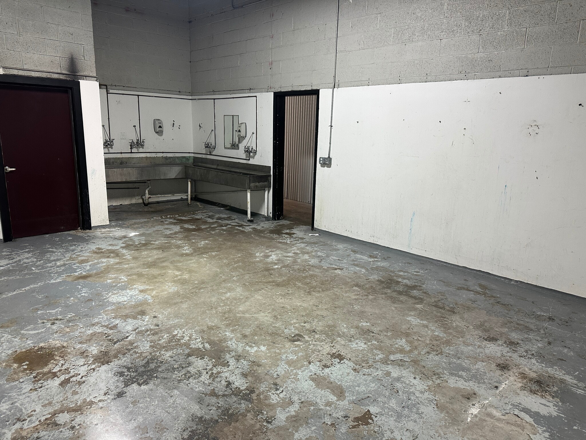 567-575 N Midland Ave, Saddle Brook, NJ to rent Interior Photo- Image 1 of 2