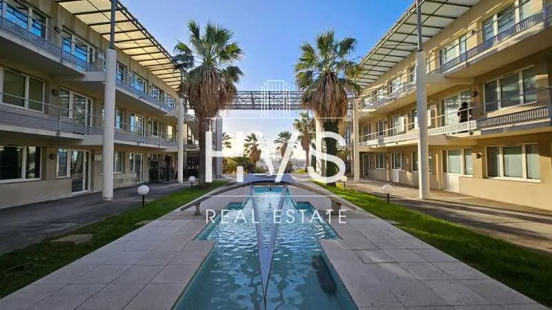 Office in Marseille to rent Building Photo- Image 1 of 9