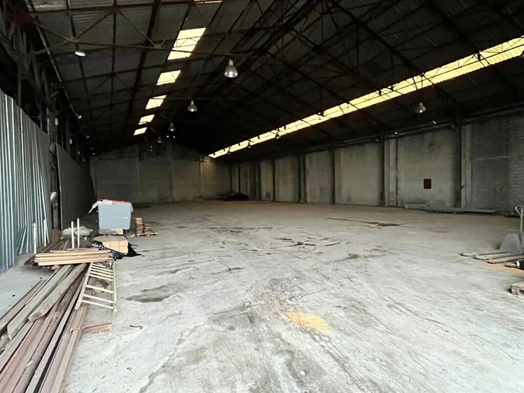 Vente Entrepôt 2 000 m² - Photo 1