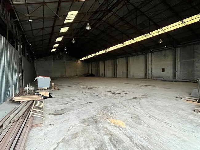 Vente Entrepôt 2 000 m²
