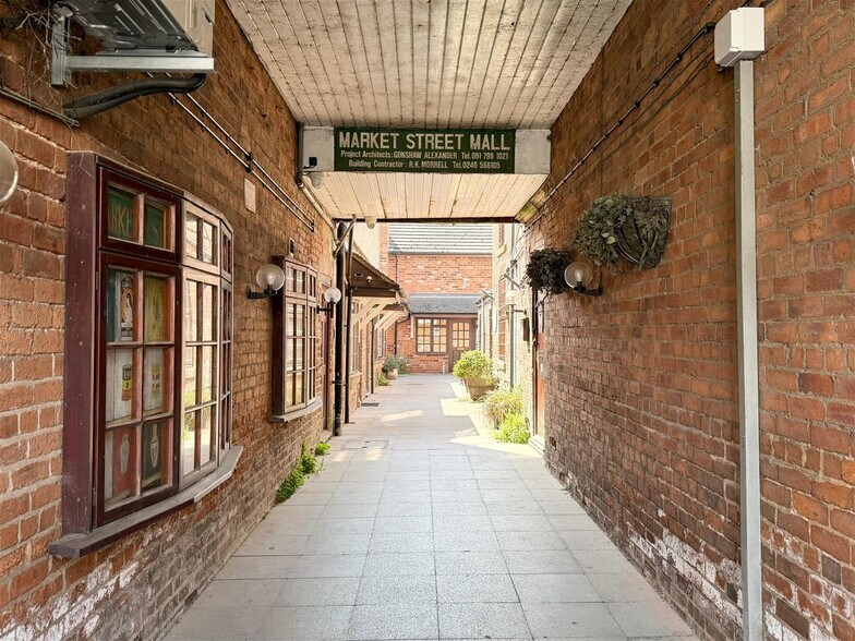 Market St, Chesterfield to rent - Primary Photo - Image 1 of 1