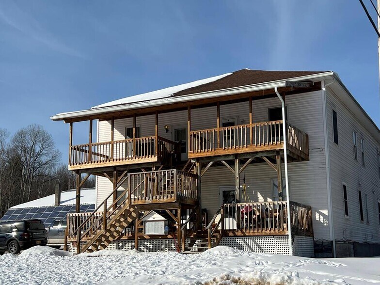 27 Chazy Lake Rd, Saranac 12981 UK