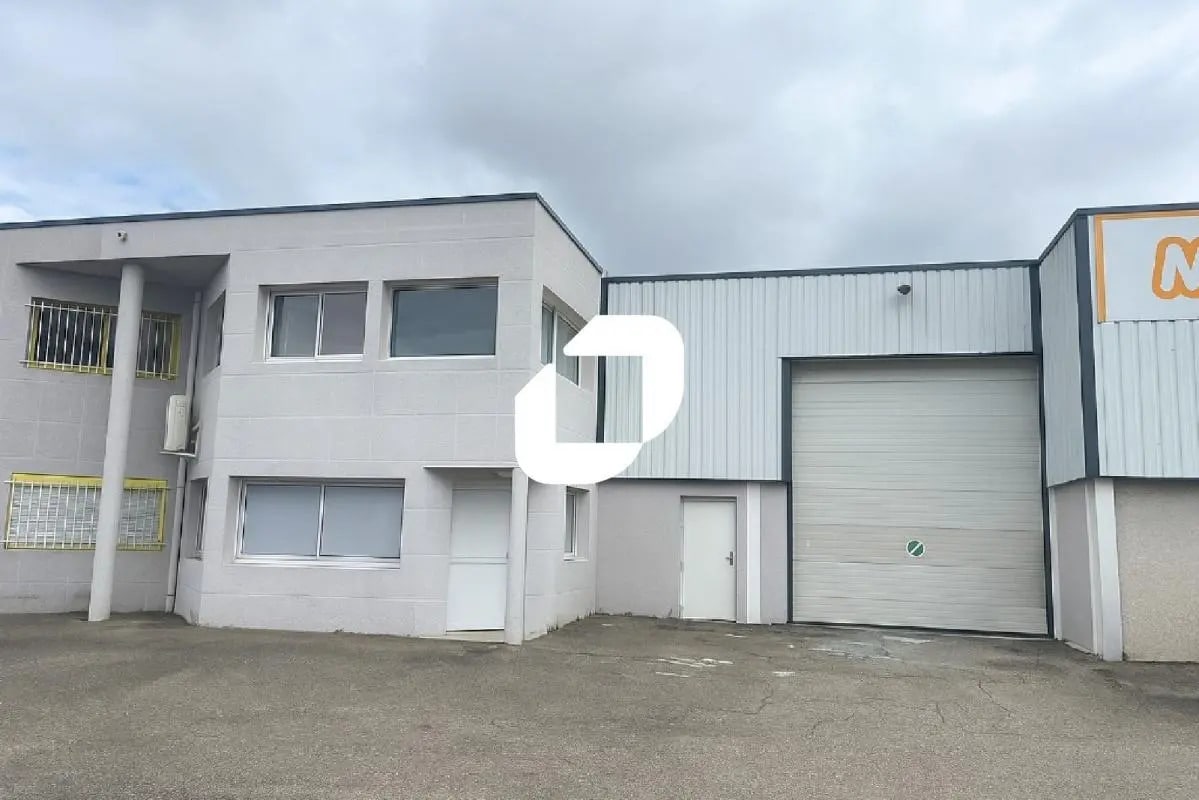 Light Industrial in Chassieu for sale Building Photo- Image 1 of 11