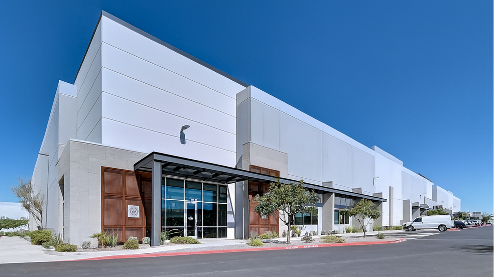 565 E Germann Rd, Gilbert, AZ to rent - Building Photo - Image 1 of 9