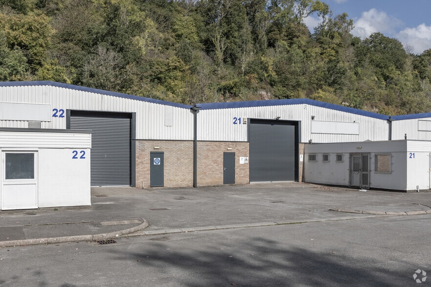 Penarth Rd, Cardiff to rent - Building Photo - Image 3 of 5