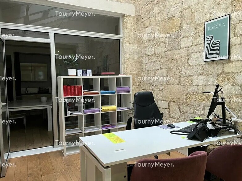 Office in Bordeaux for sale - Building Photo - Image 1 of 5