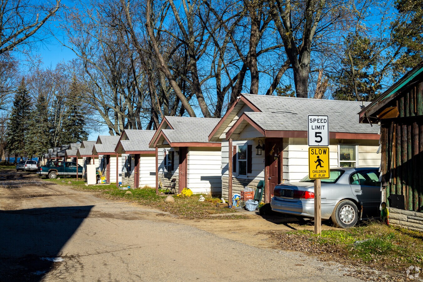 8230 Highland Rd, White Lake 48386 Pontiac Lakeside Motel UK