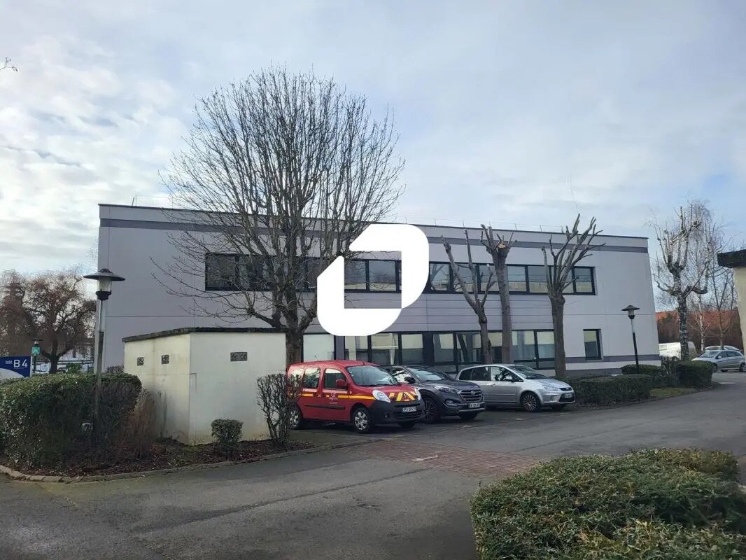 Office in VILLENEUVE-D'ASCQ to rent Building Photo- Image 1 of 12