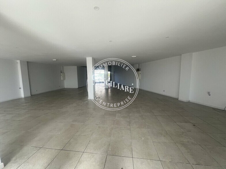 8 Avenue Montaigne, Plaisance-du-Touch to rent - Interior Photo - Image 3 of 5