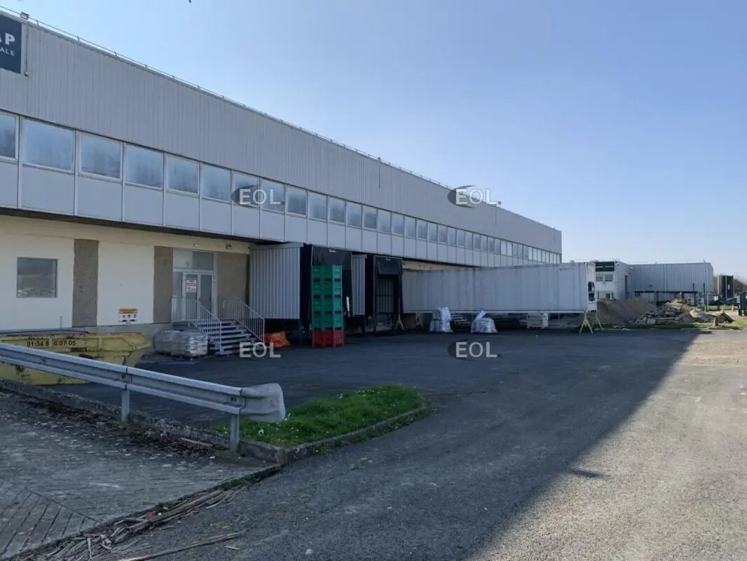 Industrial in Sucy-en-Brie to rent Building Photo- Image 1 of 8