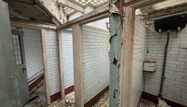 Lambeth Bridge, London to rent Interior Photo- Image 1 of 2