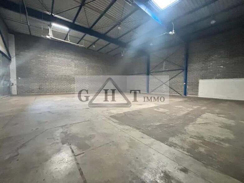 Industrial in Gennevilliers to rent - Interior Photo - Image 2 of 5