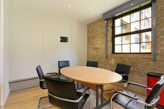 214 Bermondsey St, London to rent Building Photo- Image 2 of 5