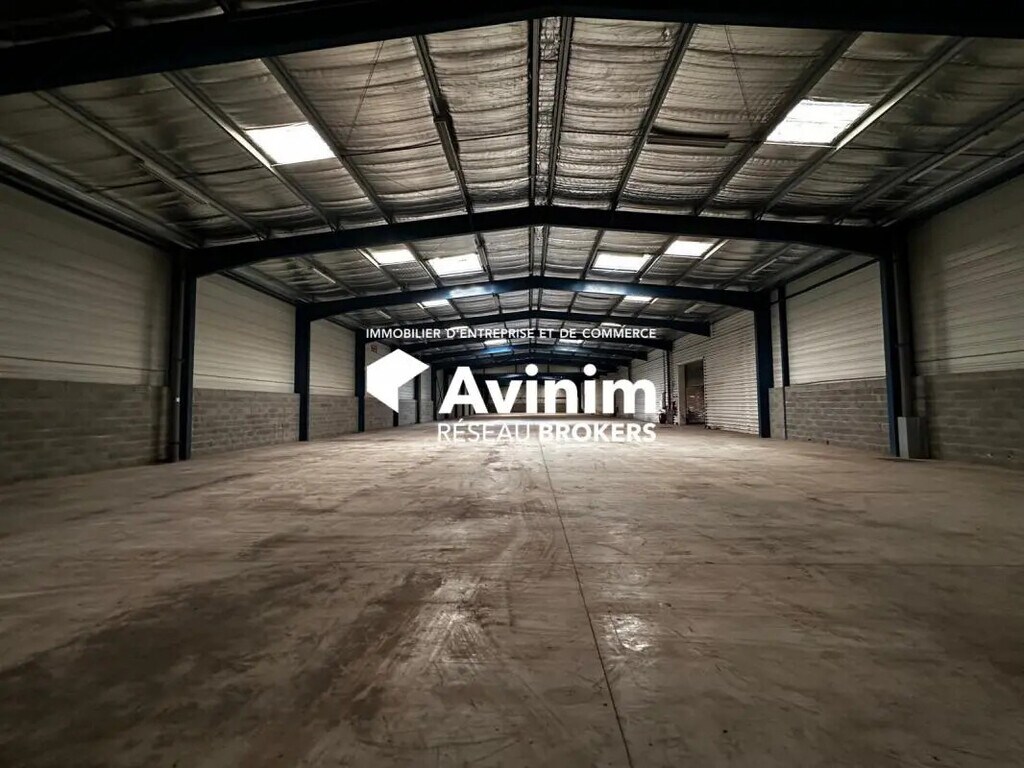 Vente Entrepôt 2 752 m² - Photo 1