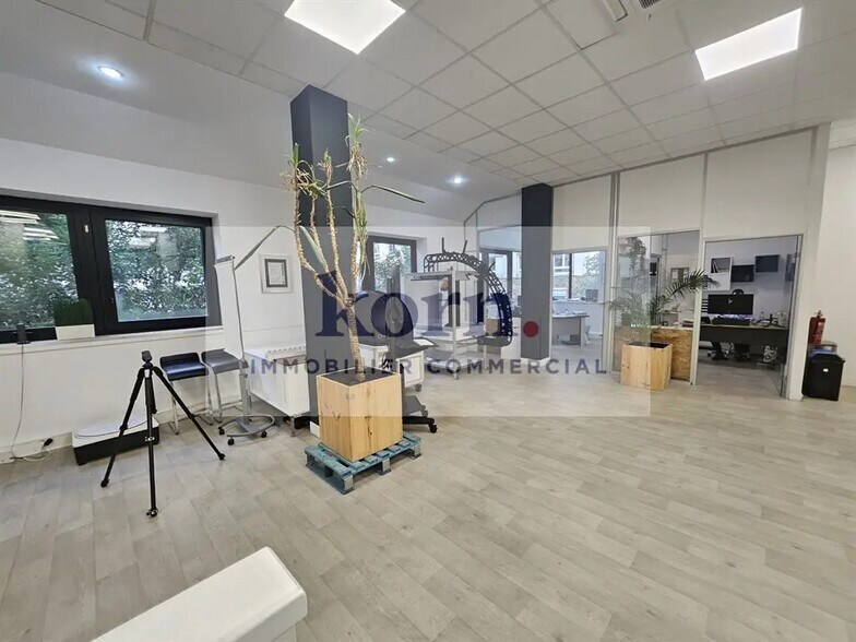 Office in Levallois-Perret to rent - Building Photo - Image 3 of 10