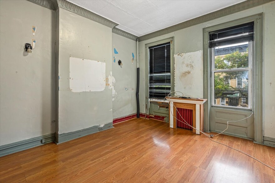 411 Himrod St, Brooklyn, NY for sale - Building Photo - Image 3 of 14