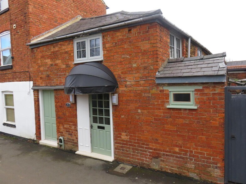 3A Hopes Yard, Oakham for sale - Primary Photo - Image 1 of 1