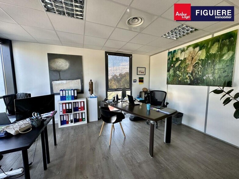 75 Rue Paul Sabatier, Aix-en-Provence for sale - Interior Photo - Image 3 of 9