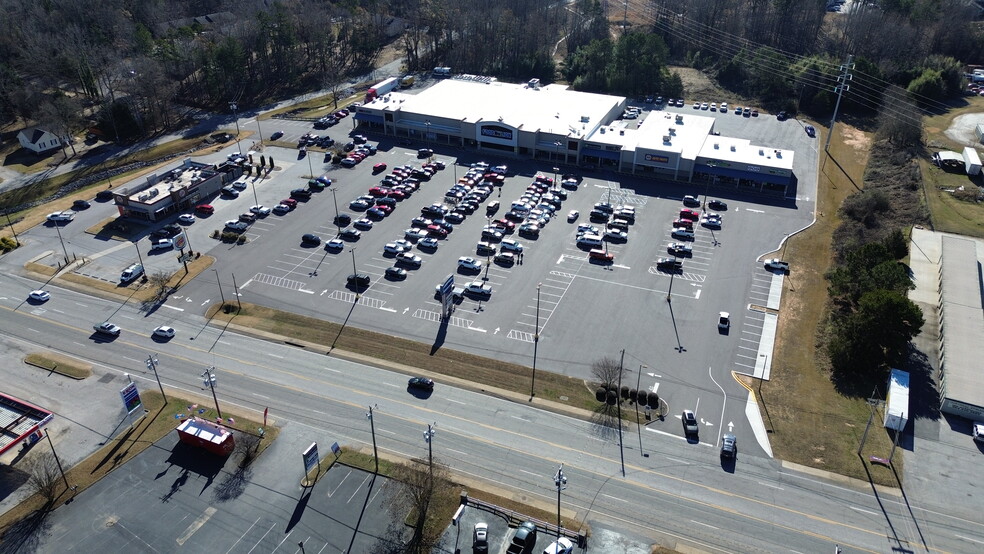 1103 N Main St, Fountain Inn, SC for rent - Building Photo - Image 1 of 3