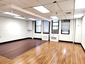 224 W 35th St, New York, NY for rent Interior Photo- Image 1 of 6