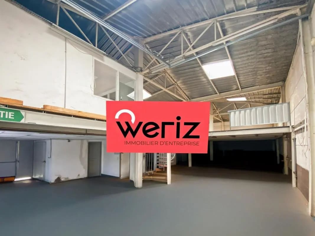 Light Industrial in Marseille to rent Interior Photo- Image 1 of 7