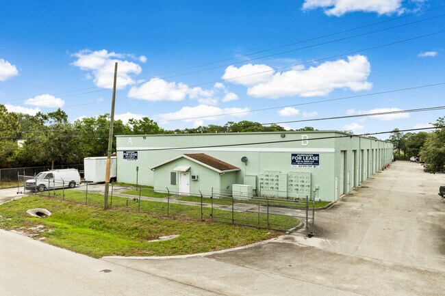 More details for 2155 NW Settle Ave, Port Saint Lucie, FL - Industrial to Rent
