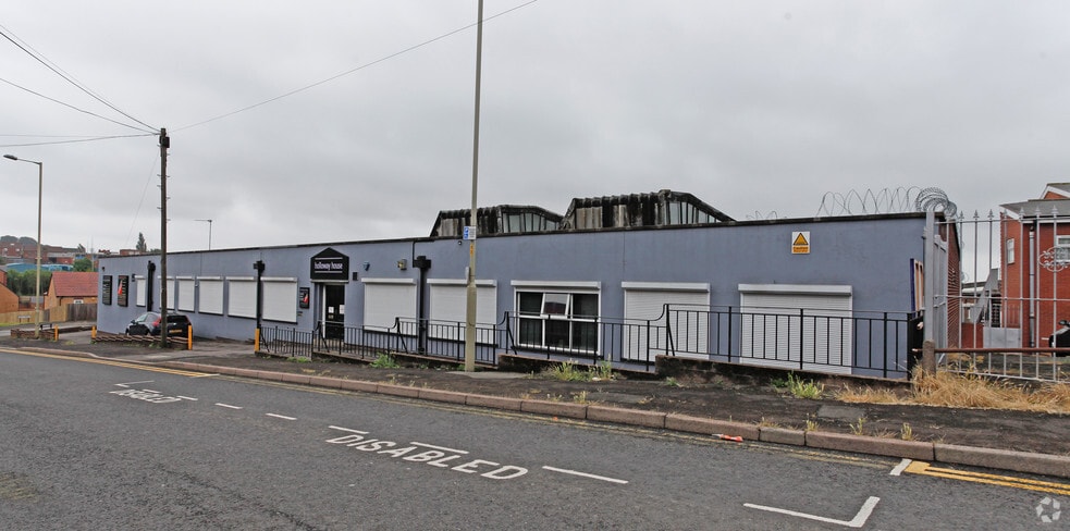 Martins Hill Ln, Dudley to rent - Building Photo - Image 2 of 2