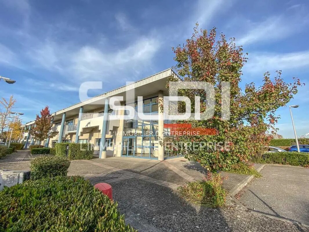 Allée Des Tulipiers, Bron to rent Building Photo- Image 1 of 10