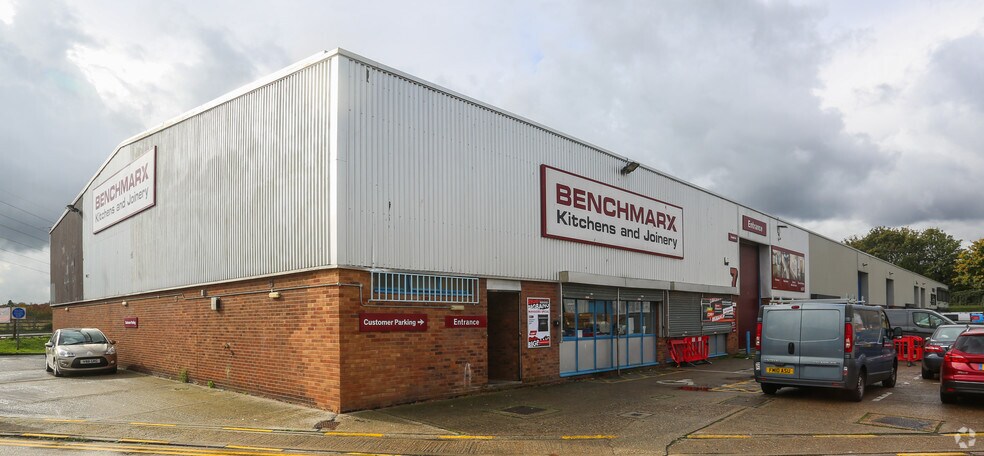 Thames Rd, Crayford for sale - Primary Photo - Image 1 of 1