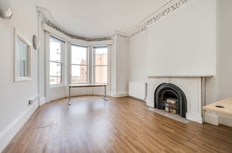 129 University St, Belfast to rent Interior Photo- Image 2 of 2