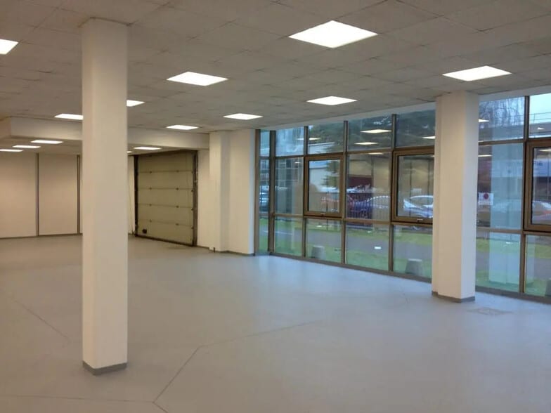 1-7 Rue Henri De France, Bezons to rent - Interior Photo - Image 3 of 7