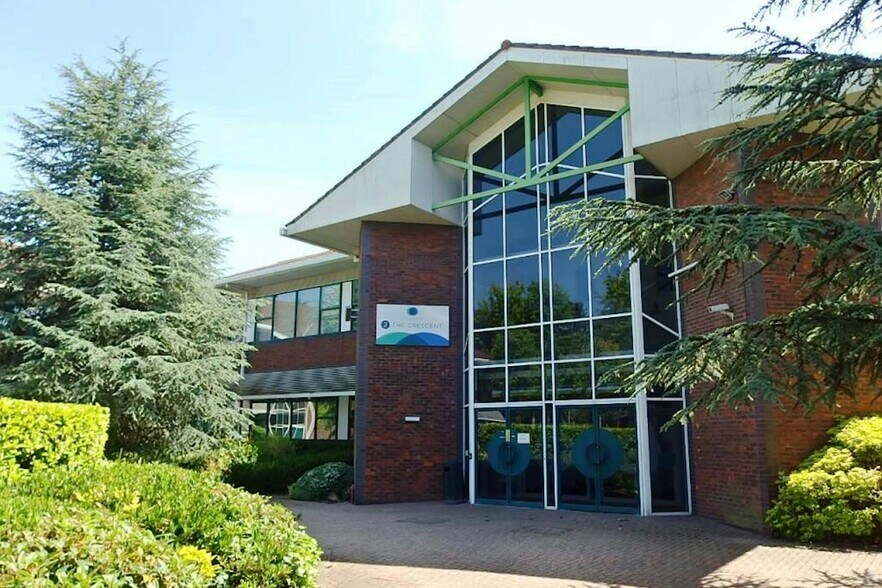 Jays Clos, Basingstoke to rent - Building Photo - Image 2 of 5
