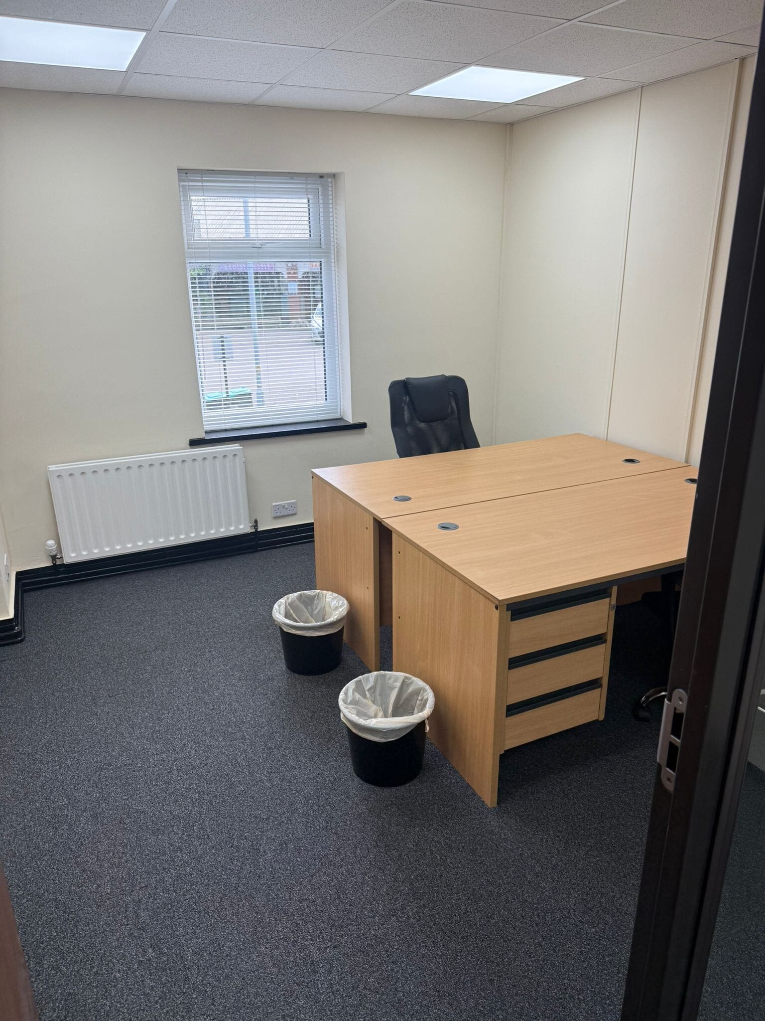1-11 Liverpool Rd N, Liverpool to rent Interior Photo- Image 1 of 3