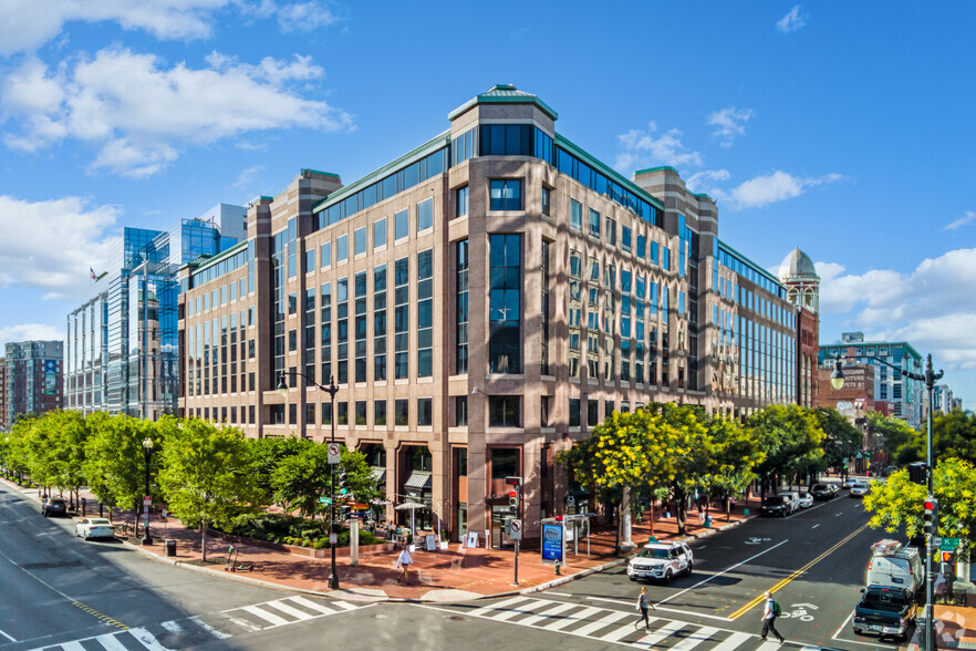 650 Massachusetts Ave NW, Washington, DC for rent - Building Photo - Image 1 of 14