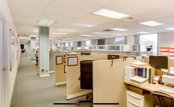 205 S Whiting St, Alexandria, VA to rent Interior Photo- Image 1 of 2