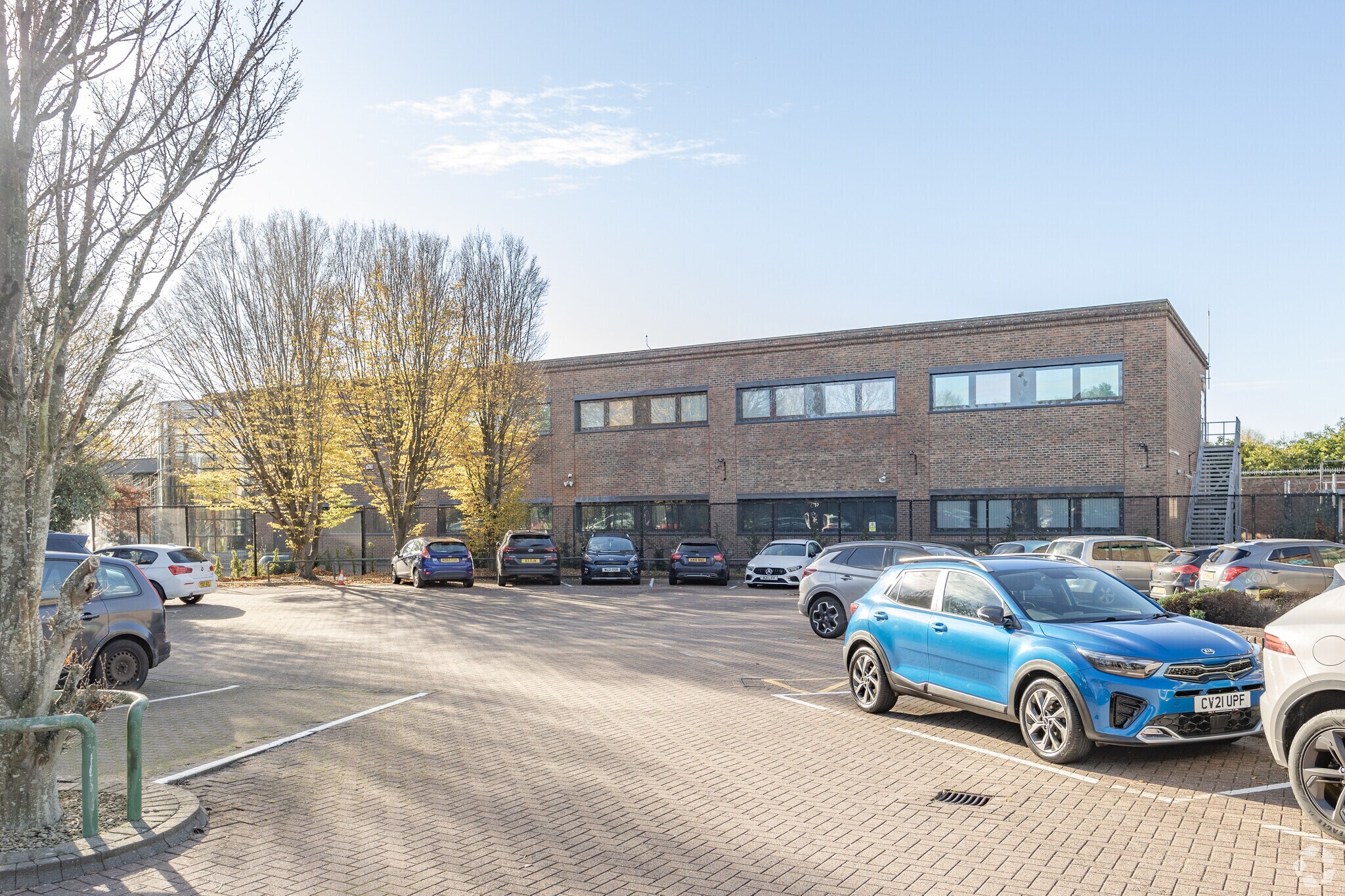 600 Park Ave, Almondsbury for sale Primary Photo- Image 1 of 1