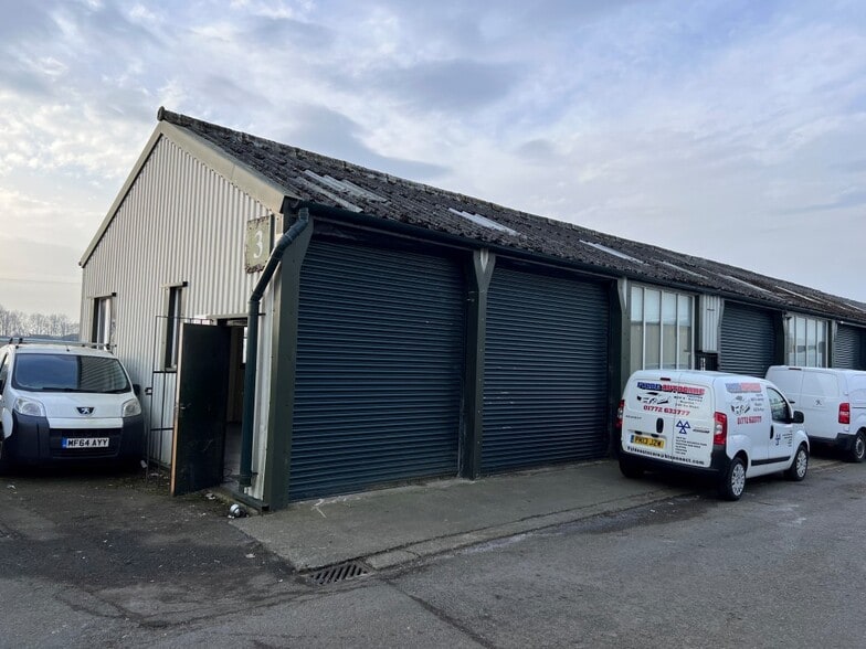 3D Preston New Rd, Clifton to rent - Building Photo - Image 2 of 2