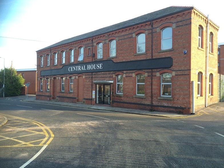 Winwick St, Warrington to rent - Building Photo - Image 3 of 9