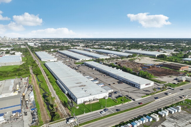 More details for 4502-4740 Transport Dr, Tampa, FL - Industrial to Rent