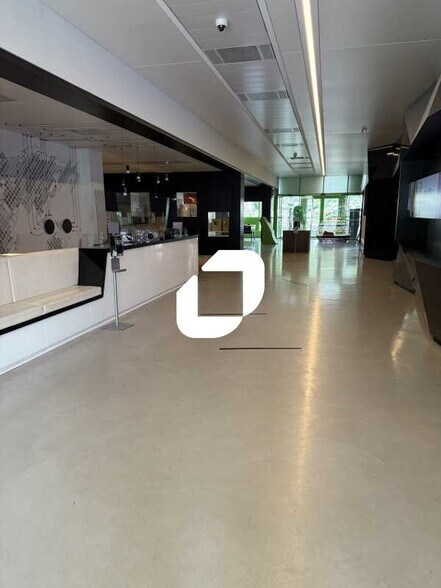 Office in Lyon to rent - Building Photo - Image 2 of 24
