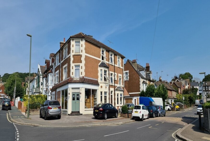 38 Earlswood Rd, Redhill for sale - Primary Photo - Image 1 of 1