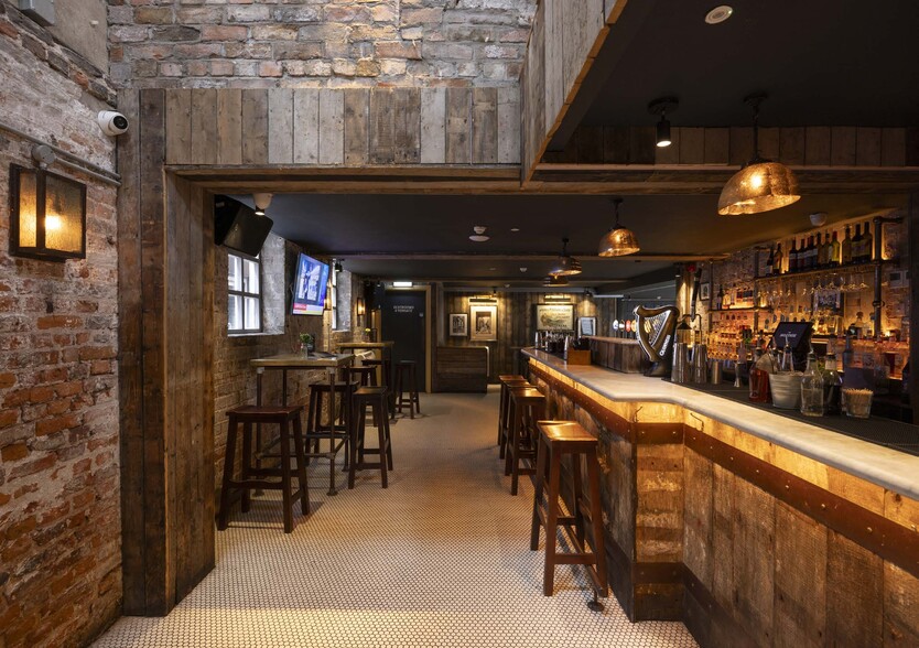 4 Joys Entry, Belfast for sale - Interior Photo - Image 2 of 12