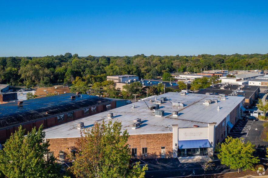 1265-1314 Strassner Dr, Brentwood, MO for rent - Building Photo - Image 1 of 6