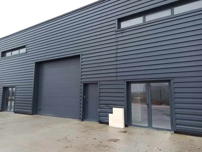 29 Rue Gutenberg, Magny-en-Vexin to rent - Building Photo - Image 1 of 9