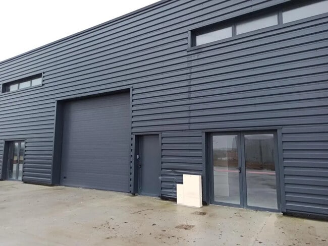 Location Local d'activités 290 m² à 1 510 m²
